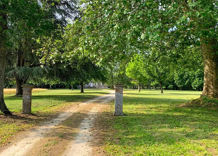 Casa de Férias Lovely In St Michel Dchavaignes